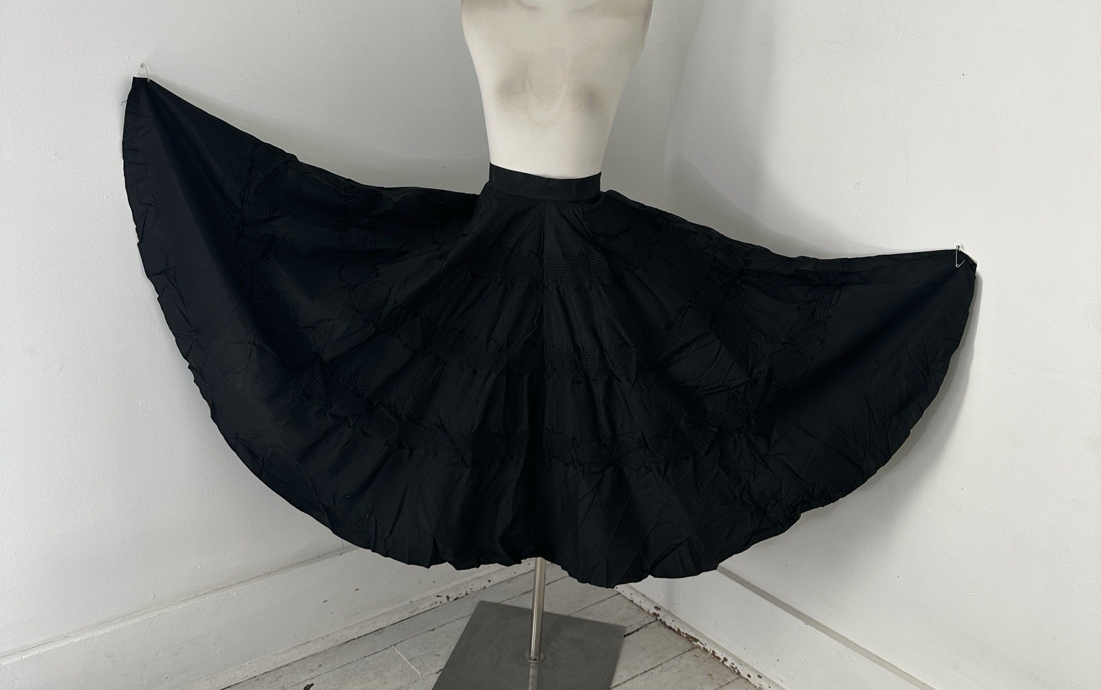 Antique Edwardian Era Black Soutache Taffeta Full Skirt 24 Waist