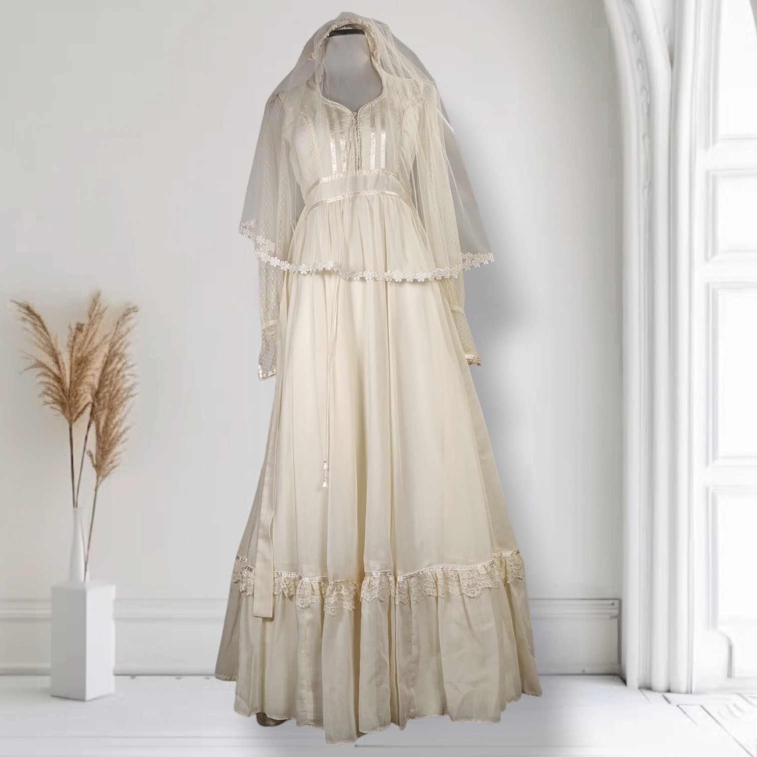 Vintage Gunne Sax Romantic Renaissance Bridal Wedding Dress Veil Petticoat Ivory