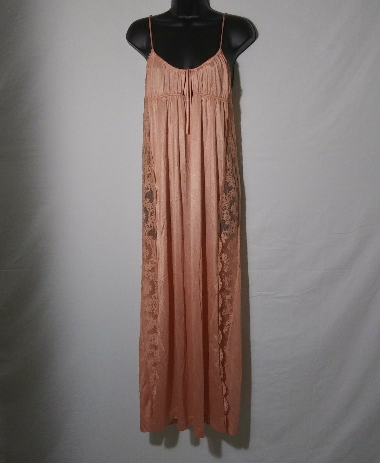 Gossard Artemis Vintage Long Peach Night Gown Lace Women&rsquo;s Size M Petite Bust 34