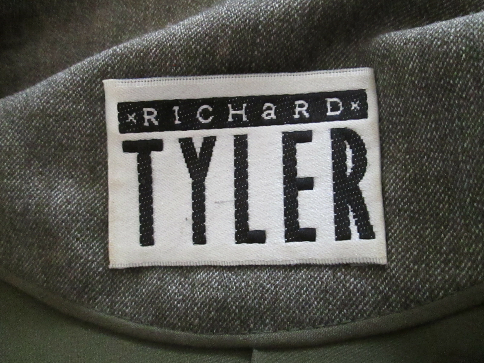 Richard Tyler JACKET Master Tailoring Fine Silk Lined Wool Blend 10