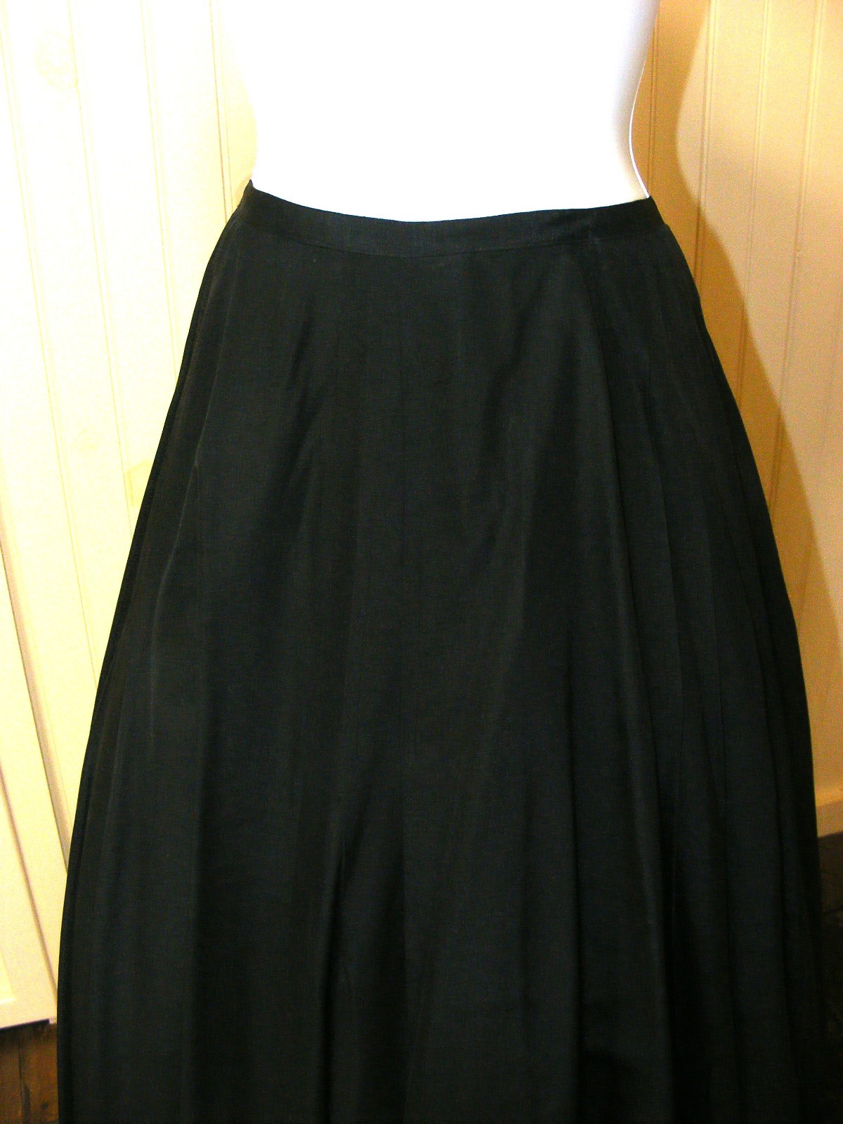 1910 MOURNING DRESS 2PC BLACK FAILLE FRANCAISE FLAT PLEAT SKIRT SLIM SILHOUETTE