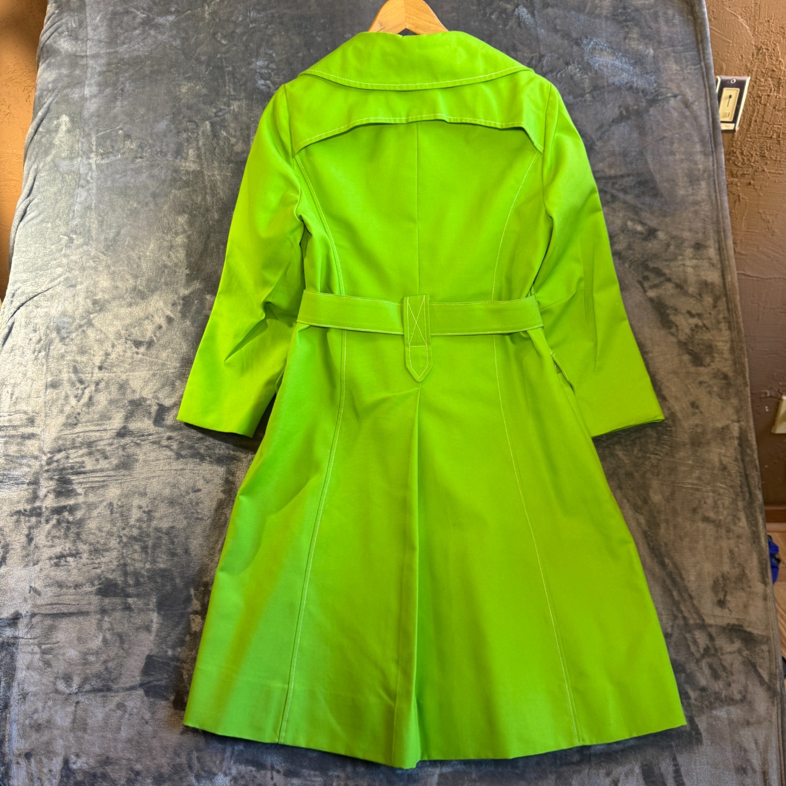 Vintage 1960s Gabardine Trench Coat Lime Green with belt Lined Size M 40.5&Prime; Long
