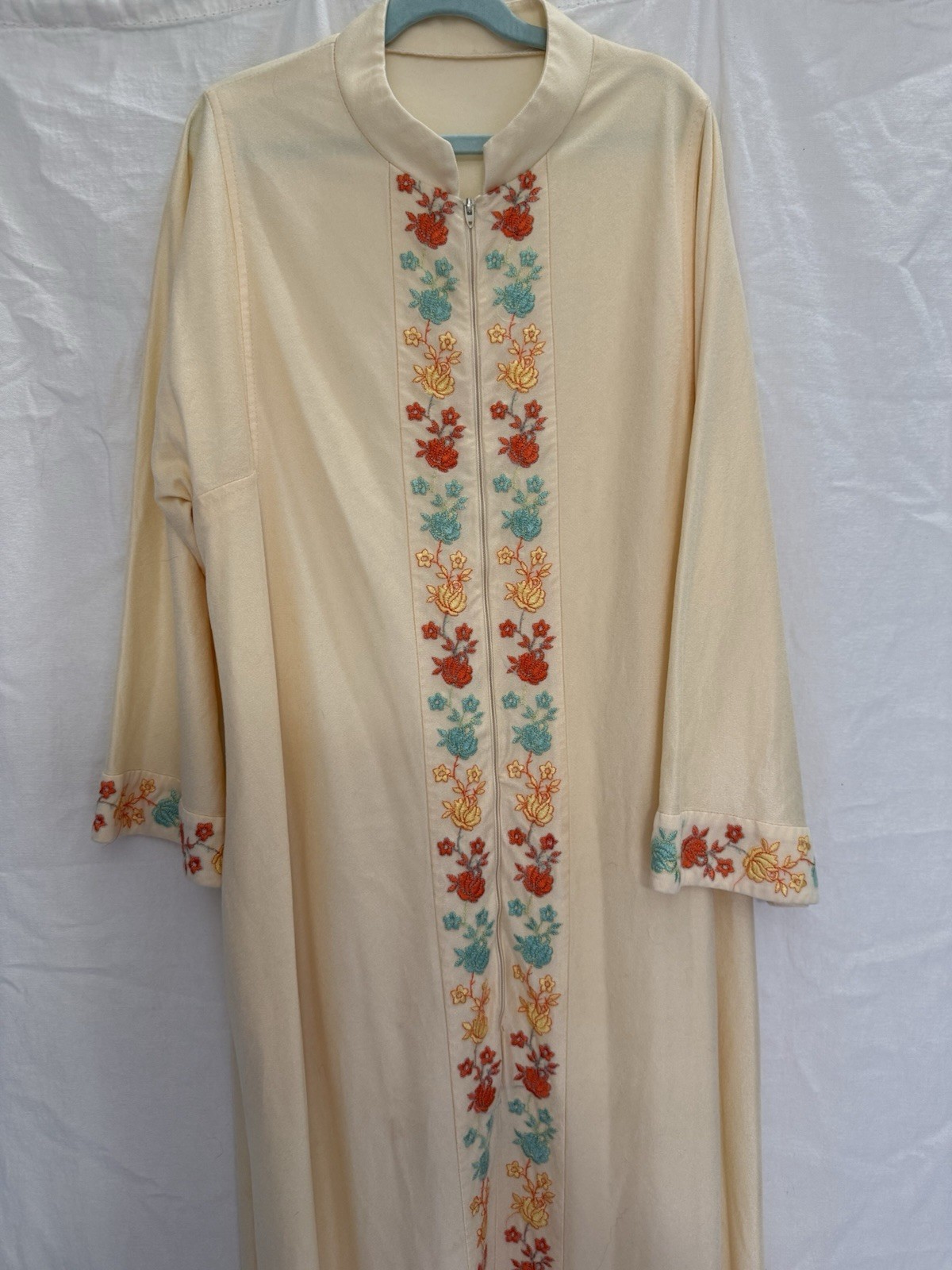VTG 70s Embroidered Caftan Lounge Dress Grandma Chic Cottagecore Maxi
