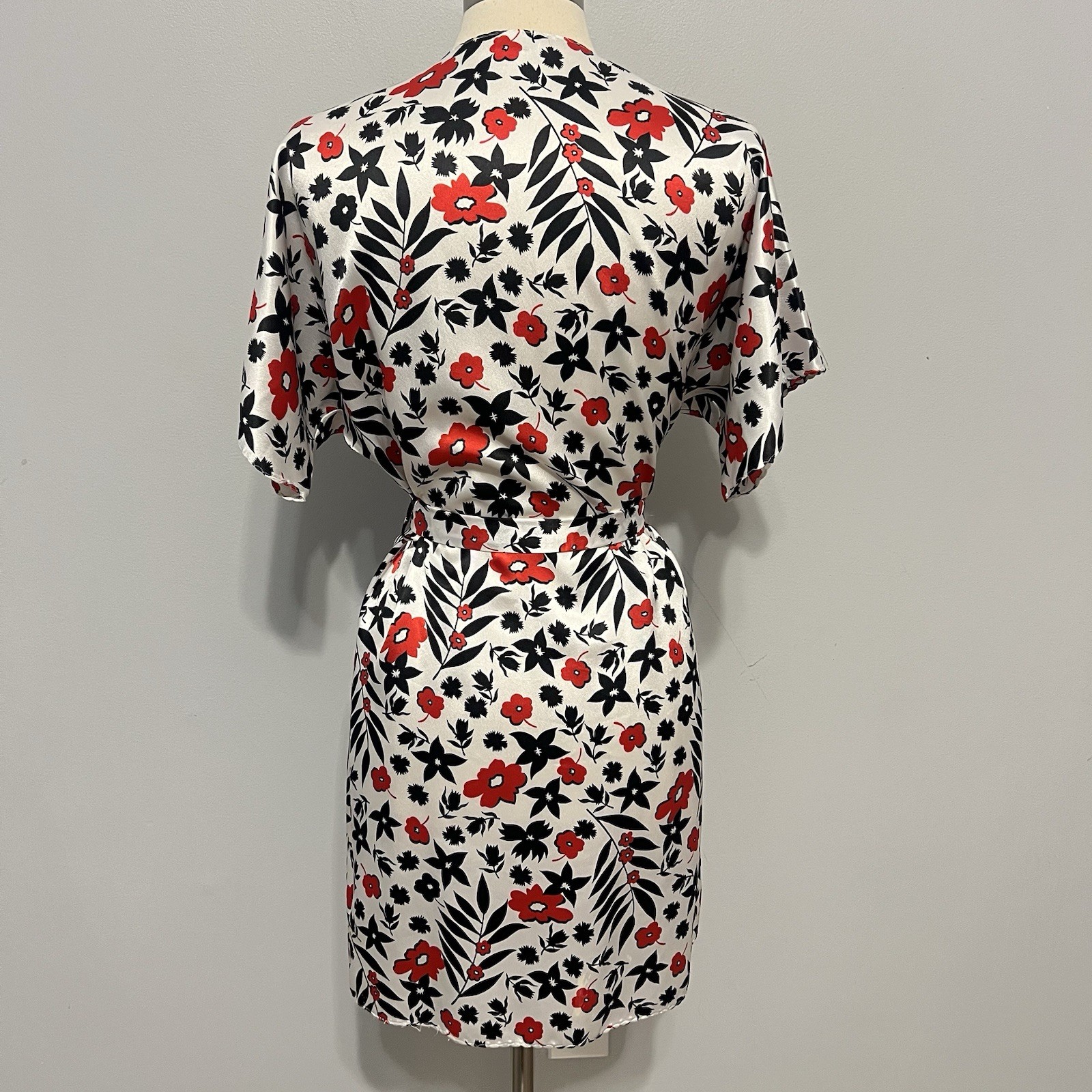 Valentino Intimo Nightgown and Robe Set Floral Print Size Petite Small
