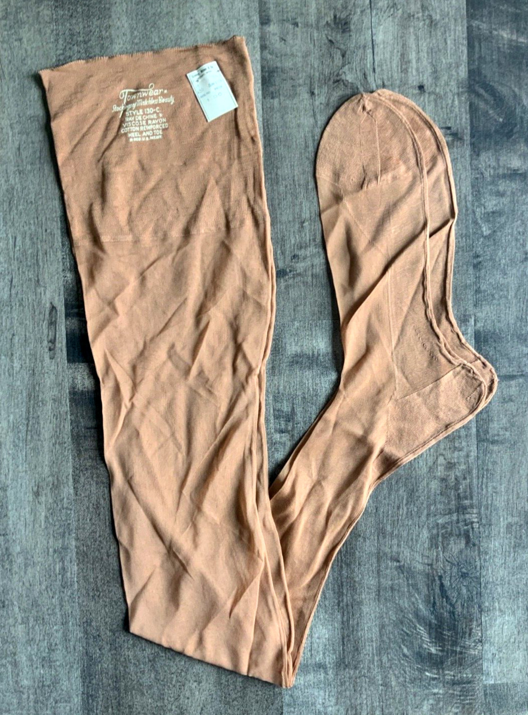 NEW Vintage TOWNWEAR Woman’s Sheer RAYON Stockings Back Seam CUBAN HEEL – 10.5