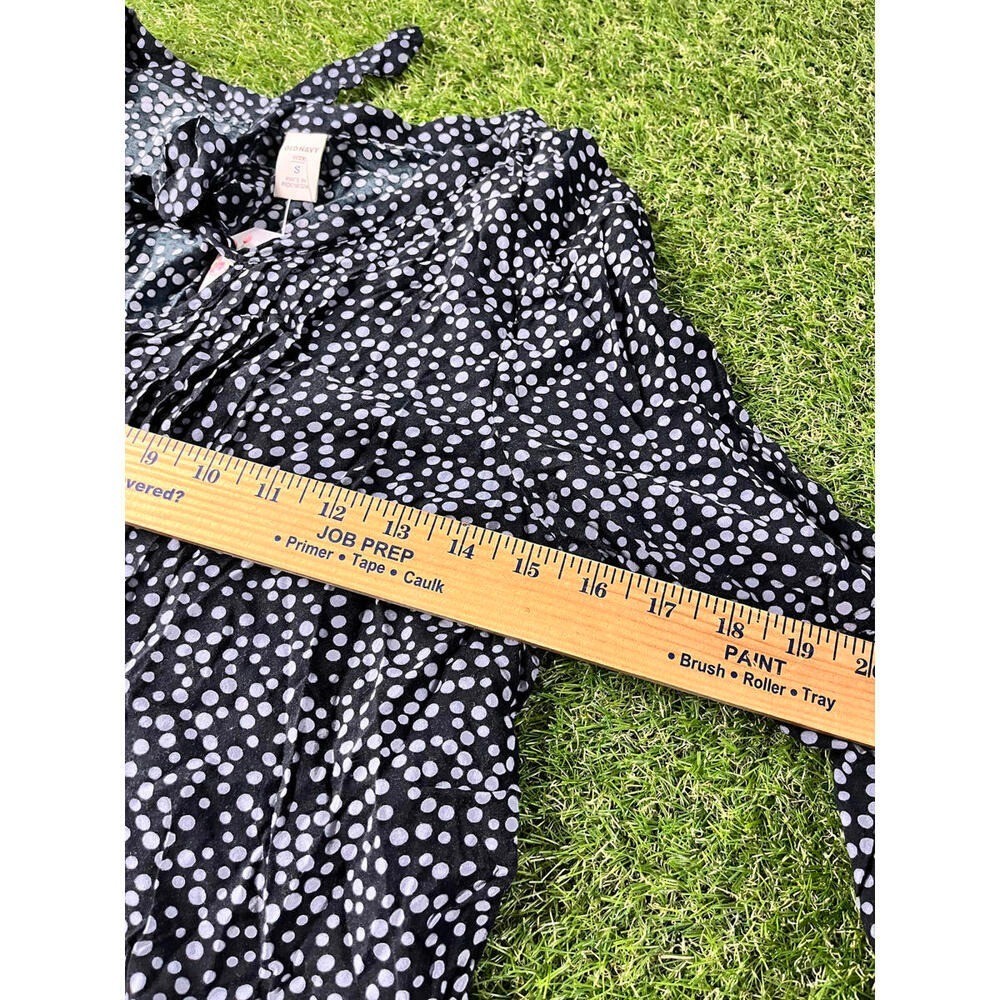 Old Navy Black and White Polka Dot Shorts Size Small Pleats Ties