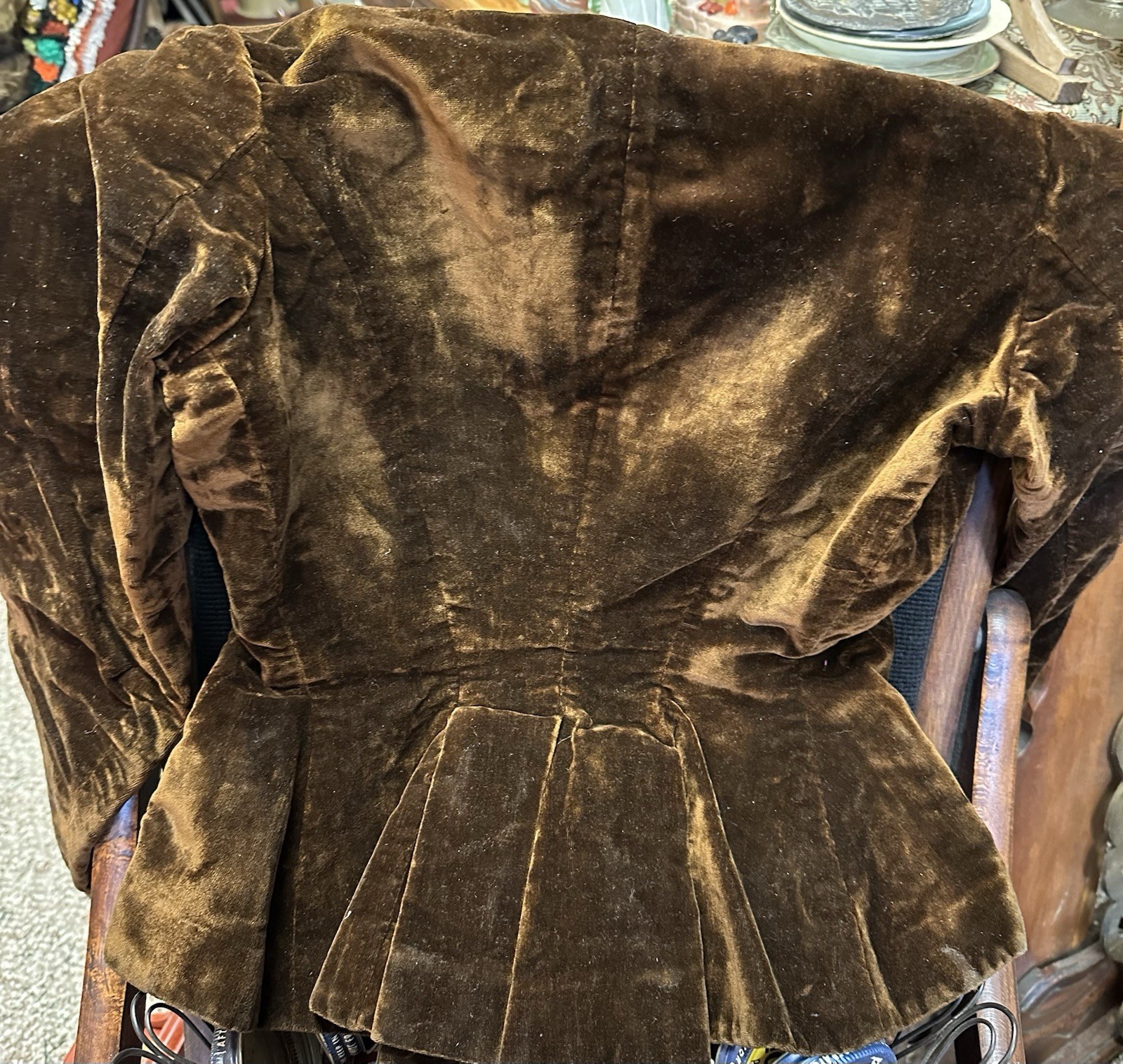 1800 Victorian Ladies Jacket With Picture Buttons ￼
