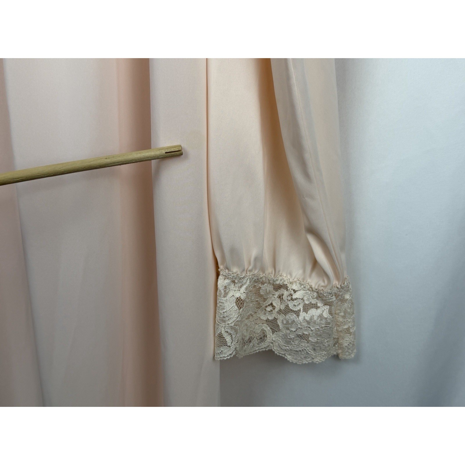 VTG Shadowline Nightgown Small Pastel Pink Peach Lace Robe Long Peignoir 70s 80s