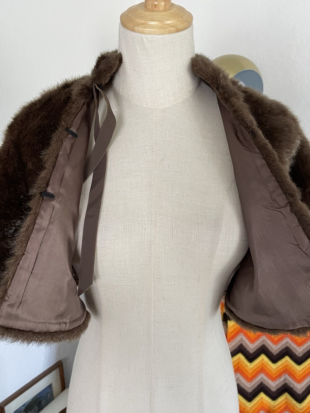 Vintage Glam Luxurious Classic Fur Bow Cape Brown
