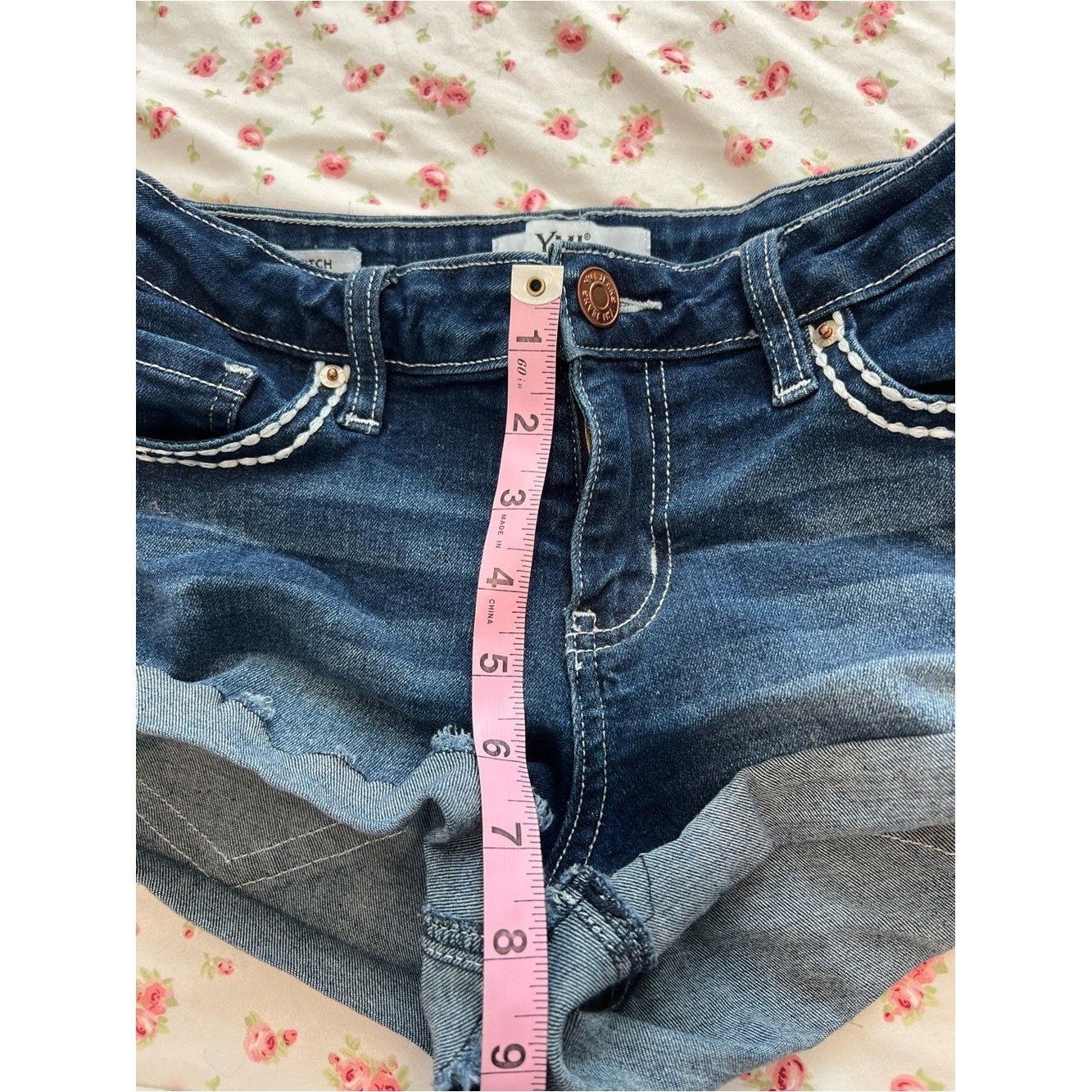 vintage ymi navy blue low rise denim shorts with white contrast stitching