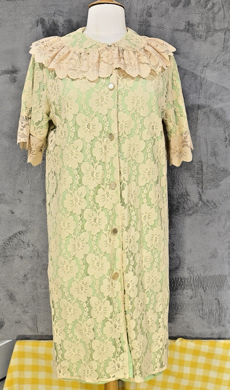 Vintage 60s Ivory Lace + Green Aristocraft Peignoir Robe Negligee Ruffles Md
