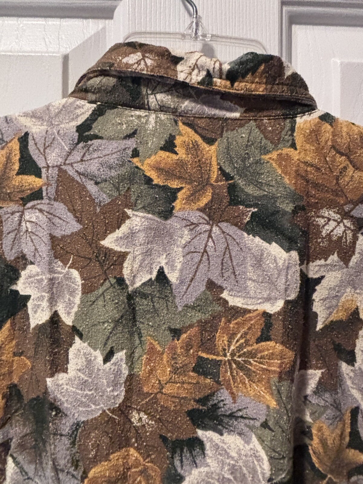 Casual Corner & Co. Leaf Pattern Silk Nylon Woman’s Size Medium Zip Up Jacket