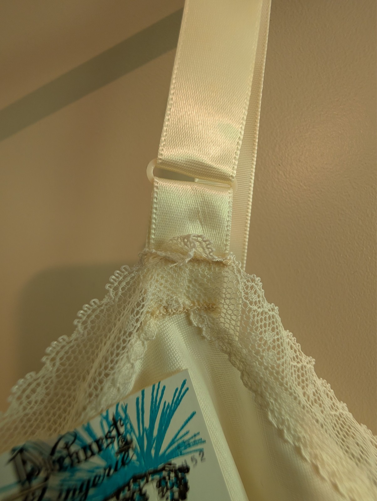 Vintage Pinehurst 32 Pearl Full Slip, Nylon, MADE IN USA, New not perfect