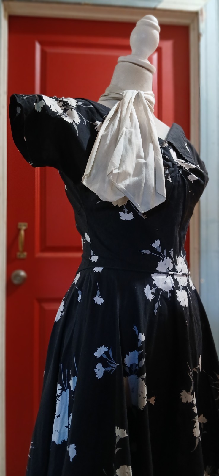 VTG 1950s Ann Marsh NY Fit To Flare Cotton Floral Scarf Neckline Day Dress XS