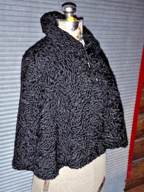 Vintage 1940&rsquo;s Black Genuine Black Persian Lamb Cape Sz M Gupchi Furrier EXC!