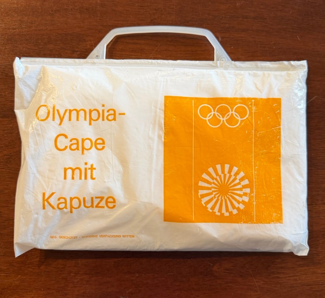Authentic Vtg 1972 Munich Olympics Rain Cape Poncho Uniform West Germany NEW