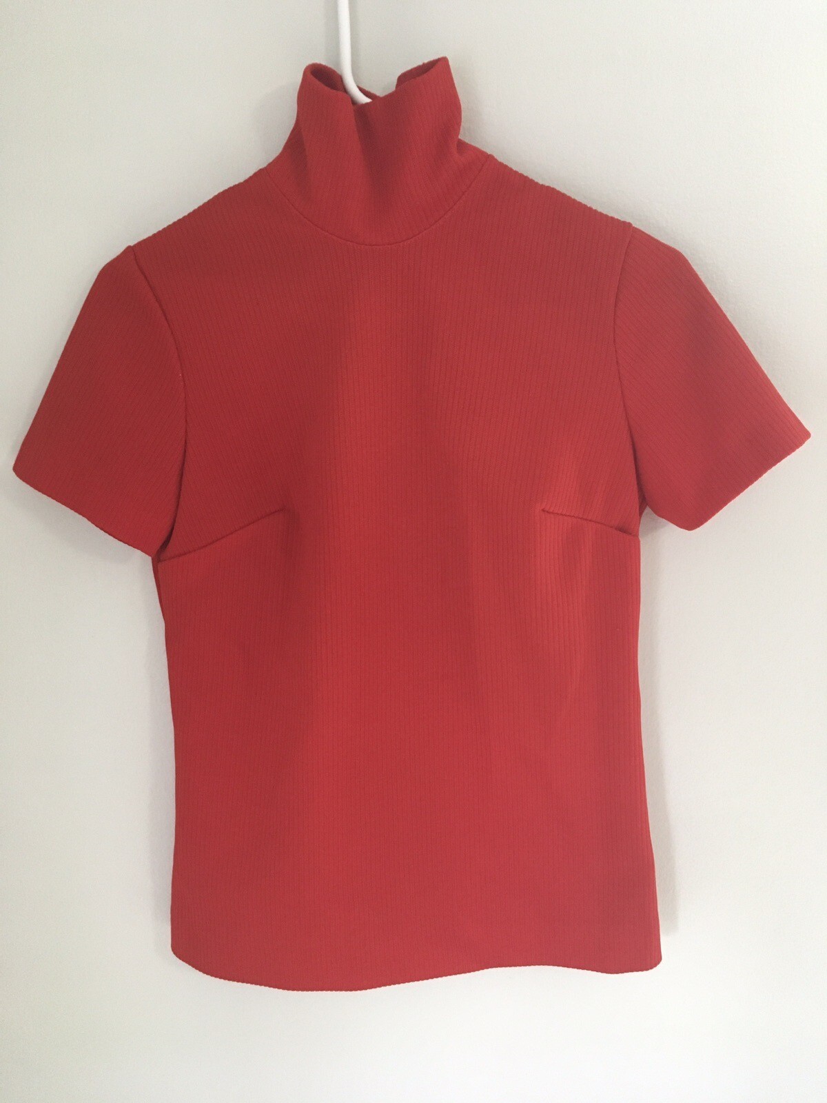 Vintage 60&rsquo;s or 70’s Womens Top W /Back Zip Mock Turtleneck SS Red Textured