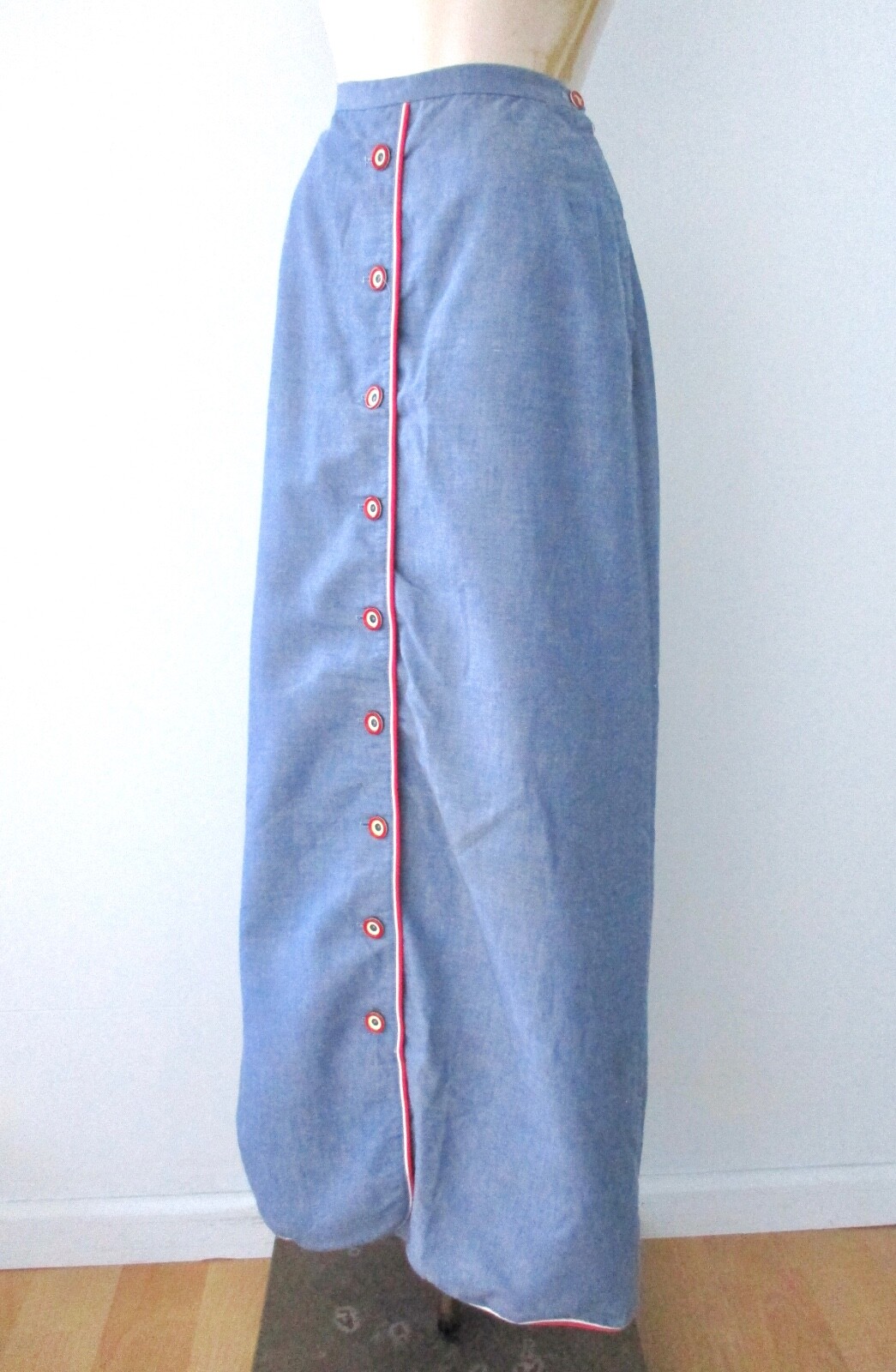 Vtg 60s 70s Mod Blue Chambray Denim Maxi Skirt Red White Bullseye Buttons 25 in.
