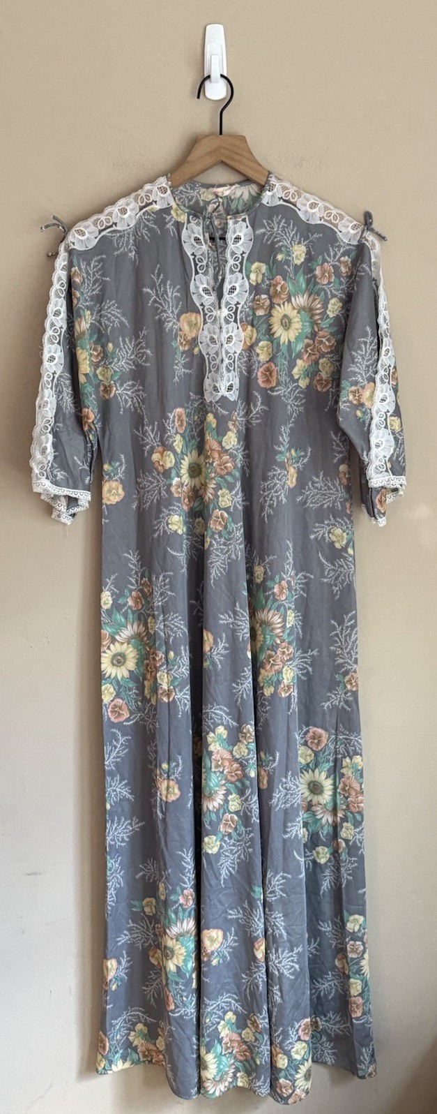 Vintage Chevette Nightgown 70s 80s Floral Lace Tie Knit Womens Size Medium