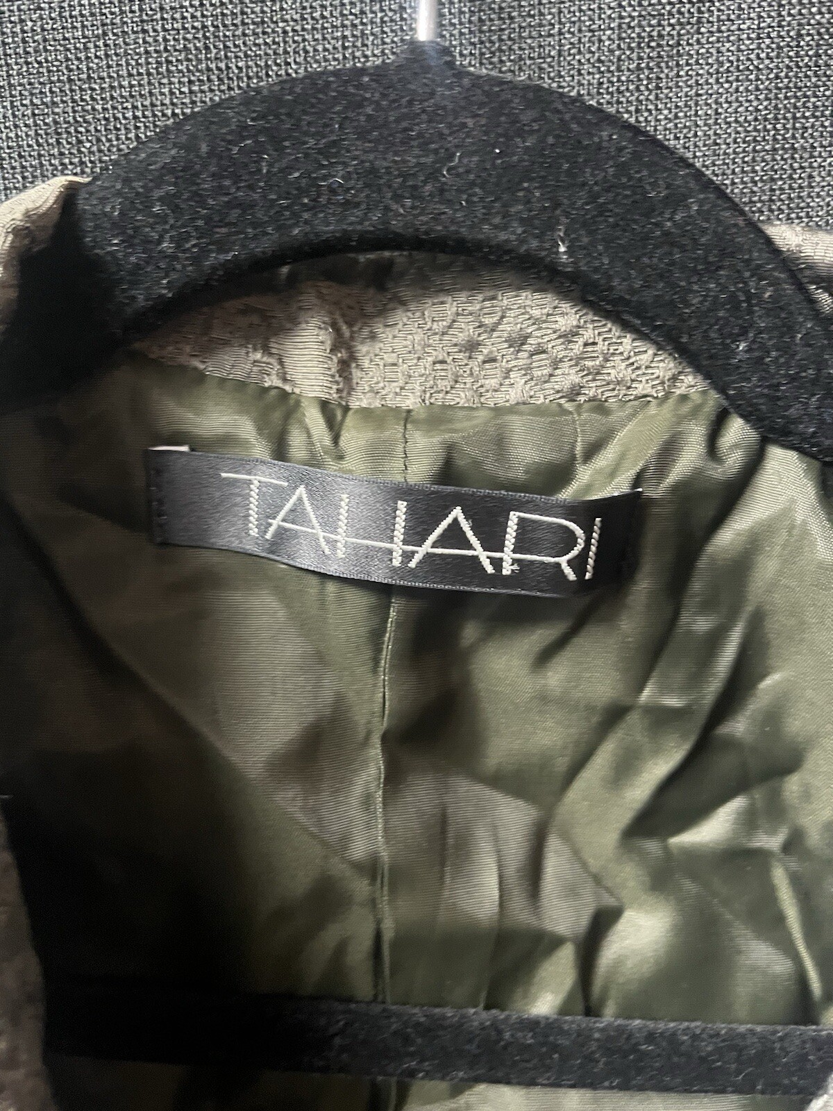 Vintage Tahari Olive Green Blazer Jacket w/ Button Closure Size 8