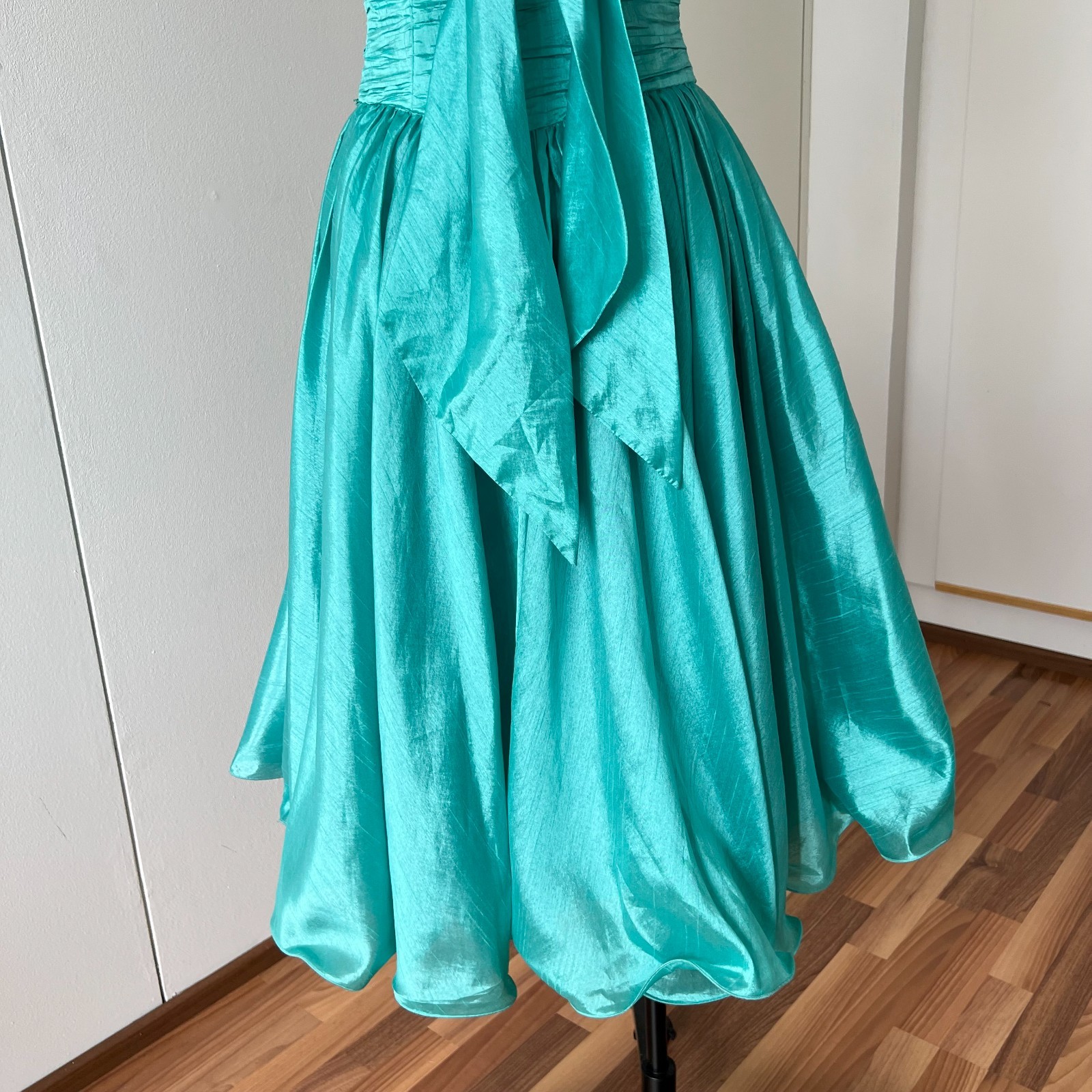 1980s Strapless Bow Back Prom Party Dress Retro Taffeta Cocktail Evening Gown