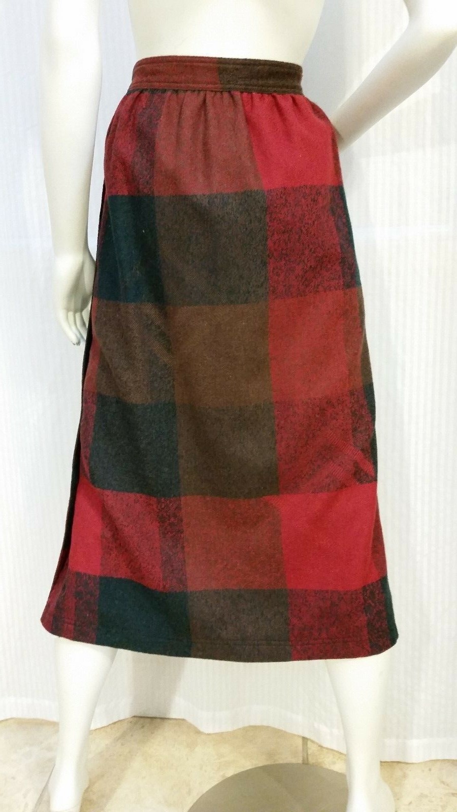 Vintage RAFAELLA PLEATED PLAID SIDE BUTTON SKIRT – Red Brown – Waist 28 in.