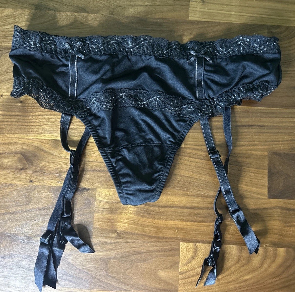 Vintage Maidenform Garter Belt Panties Thong Black Nylon Floral Lace Size 6/M