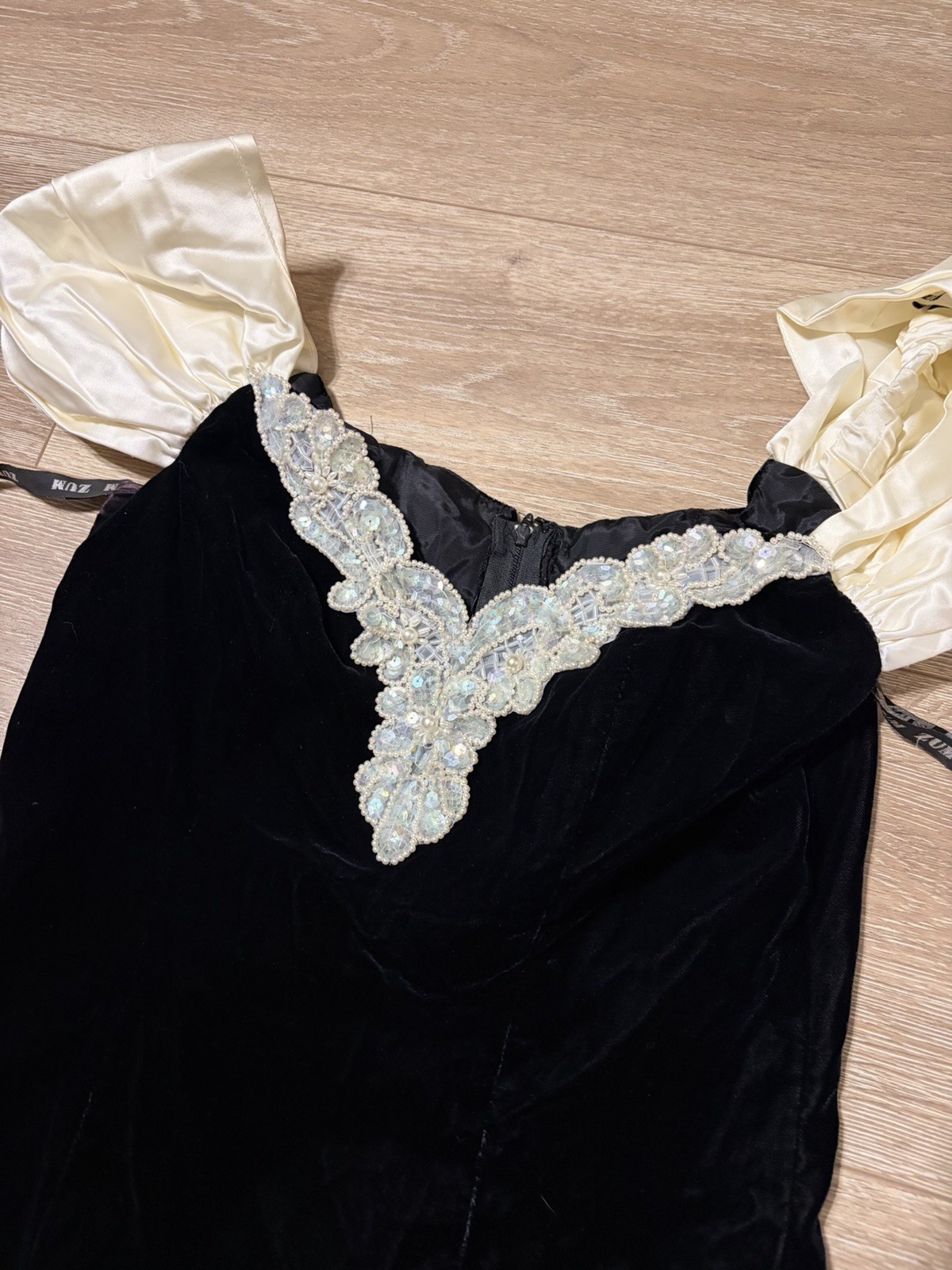 VTG 1980s Style Cocktail Prom Dress Zum Zum Black Velvet Puff Sleeves Sz XS/0-2