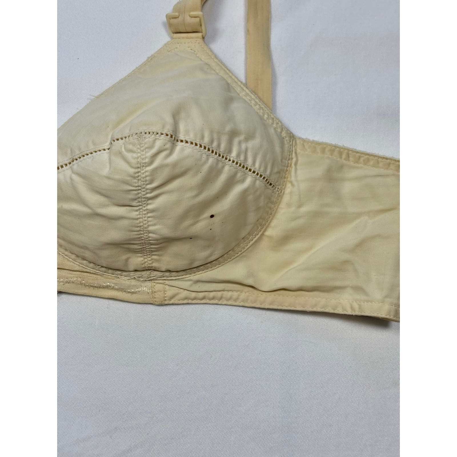 Vintage 1940s Cotton Bullet Bra Wireless Pointed Cup Cream WW2 Brassiere As Is
