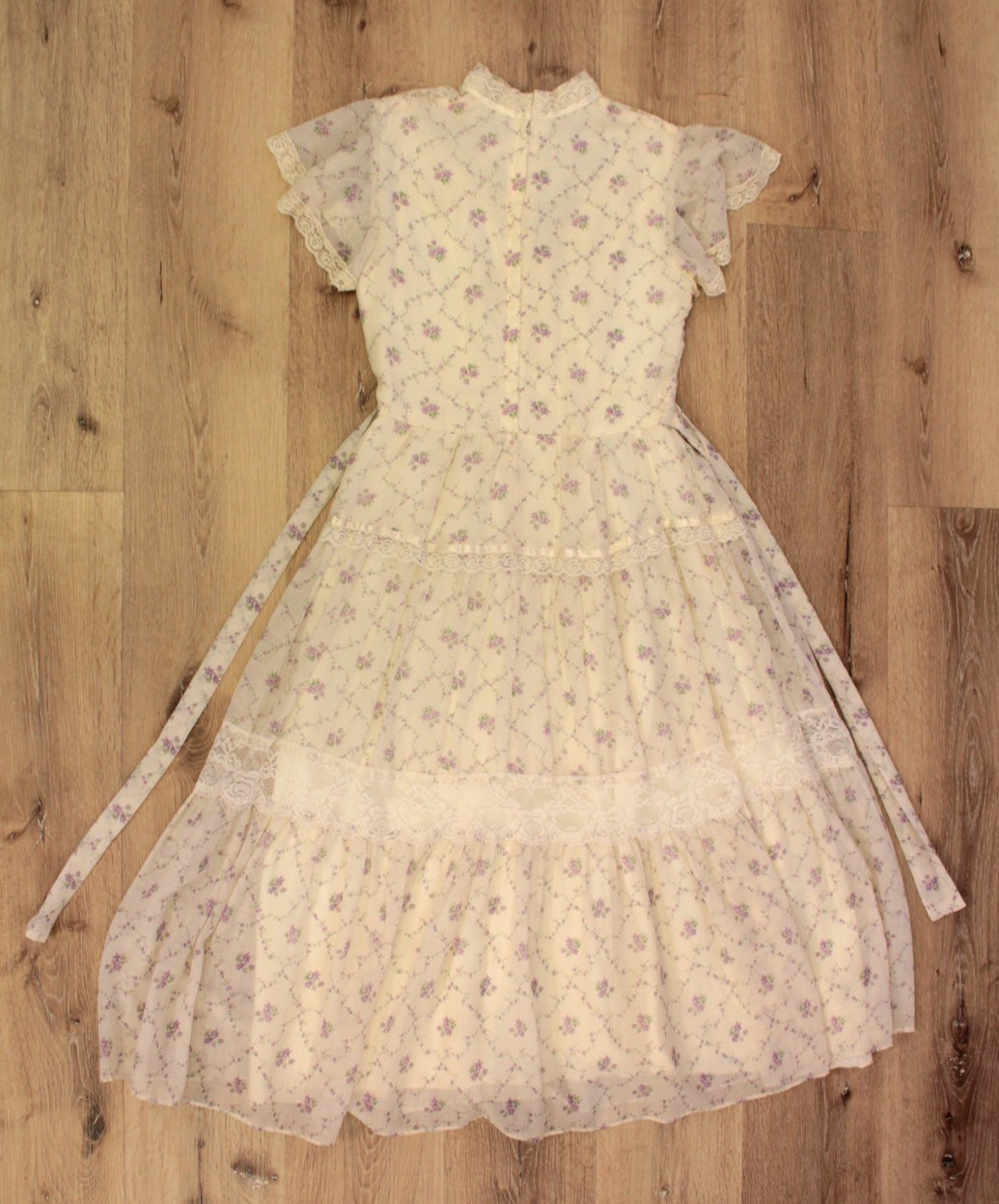 Vtg Women&rsquo;s 70s Cream & Purple Floral Midi Prairie Dress W/ Lace Trim S/M 1970s
