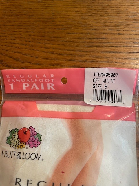 2 Vintage Pantyhose Fruit of the Loom & Leggs- Off White & Suntan Size B – NOS