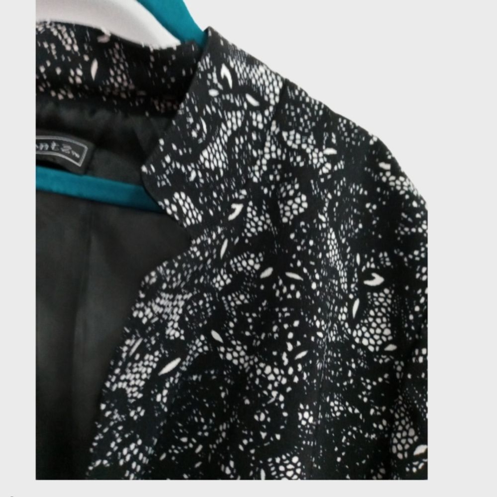 elementz women&rsquo;s Blazer/ Jacket Color Black & White/Size S