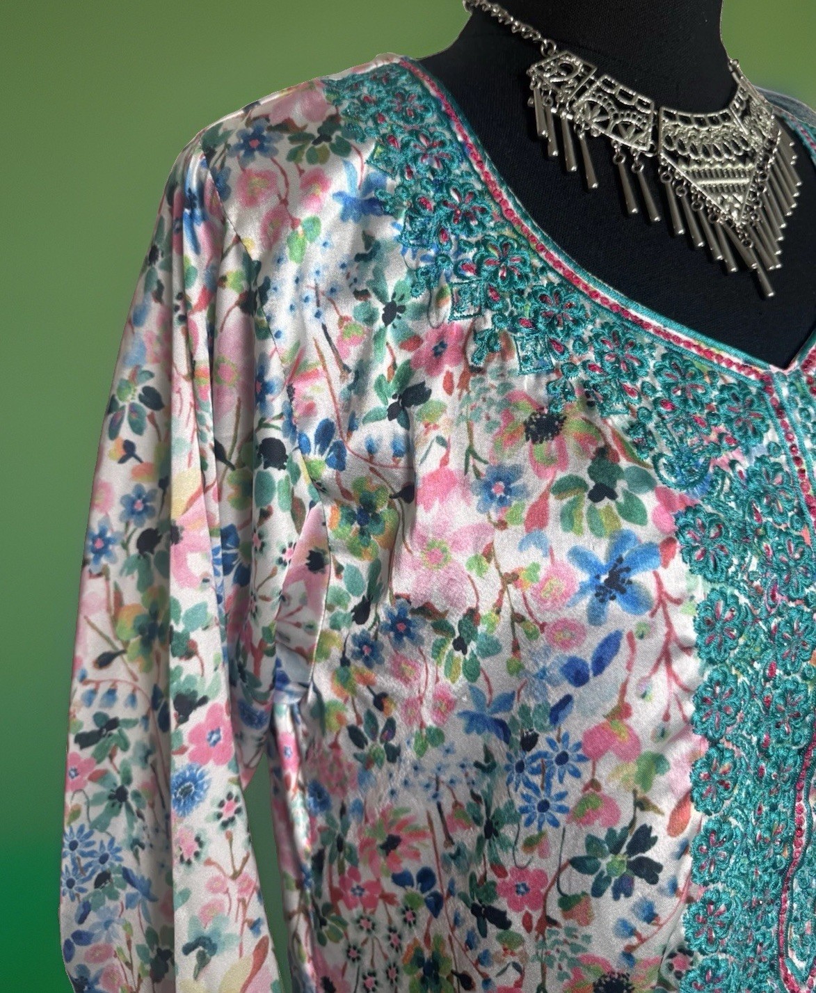 Vintage Embroidered Satin Caftan | Boho Hostess Gown | Glam Duster | Resortwear