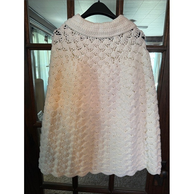 Vintage Handmade Crochet Shell Stitch Cardigan Cream White Peter Pan Collar OS