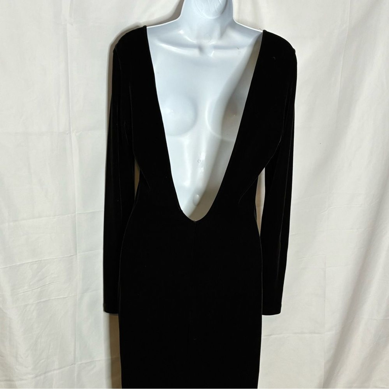 Vintage Bisou Bisou Black Velvet Dress – Estimated size Medium SEE DESCRIPTION