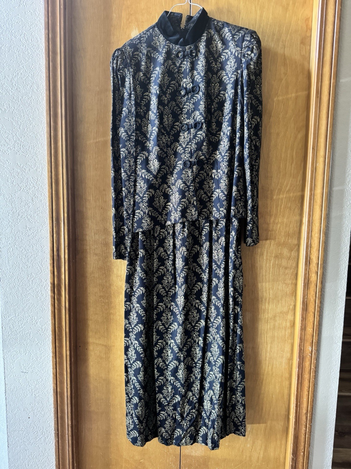 Karin Stevens Women&rsquo;s Grandmacore Dress Vintage, Size 8 Black And Gold long