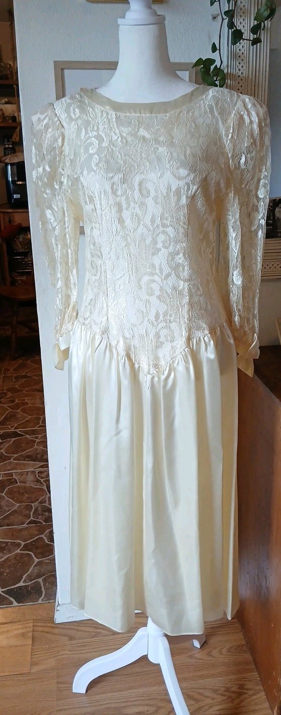 SZ Small 80&rsquo;s Vintage Miss Dorby Cream Satin Lace Evening Midi Dress Bows