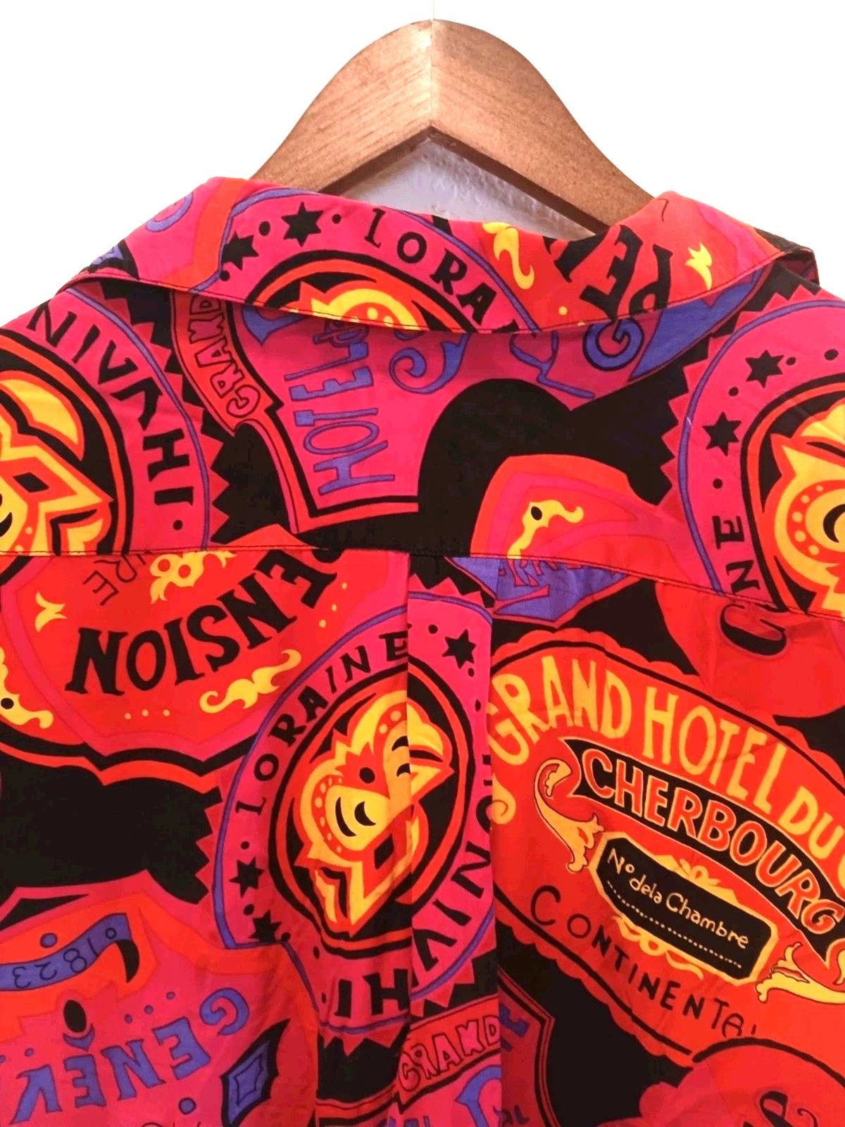 Vintage Brett Harrison 100% Silk Blouse Large Hotel Luggage Tag Travel Print 80s
