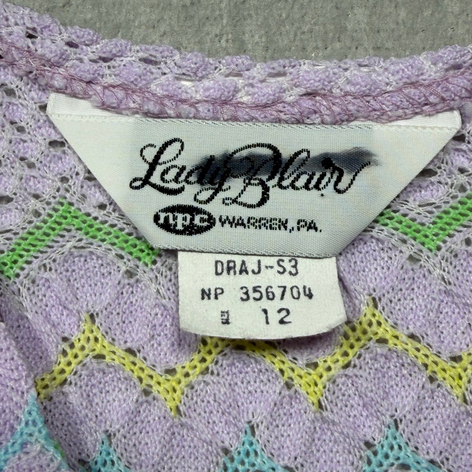 Vintage 70s Lavender Zigzag Knit Polyester Sleeveless Shift Dress Size 12 S/M
