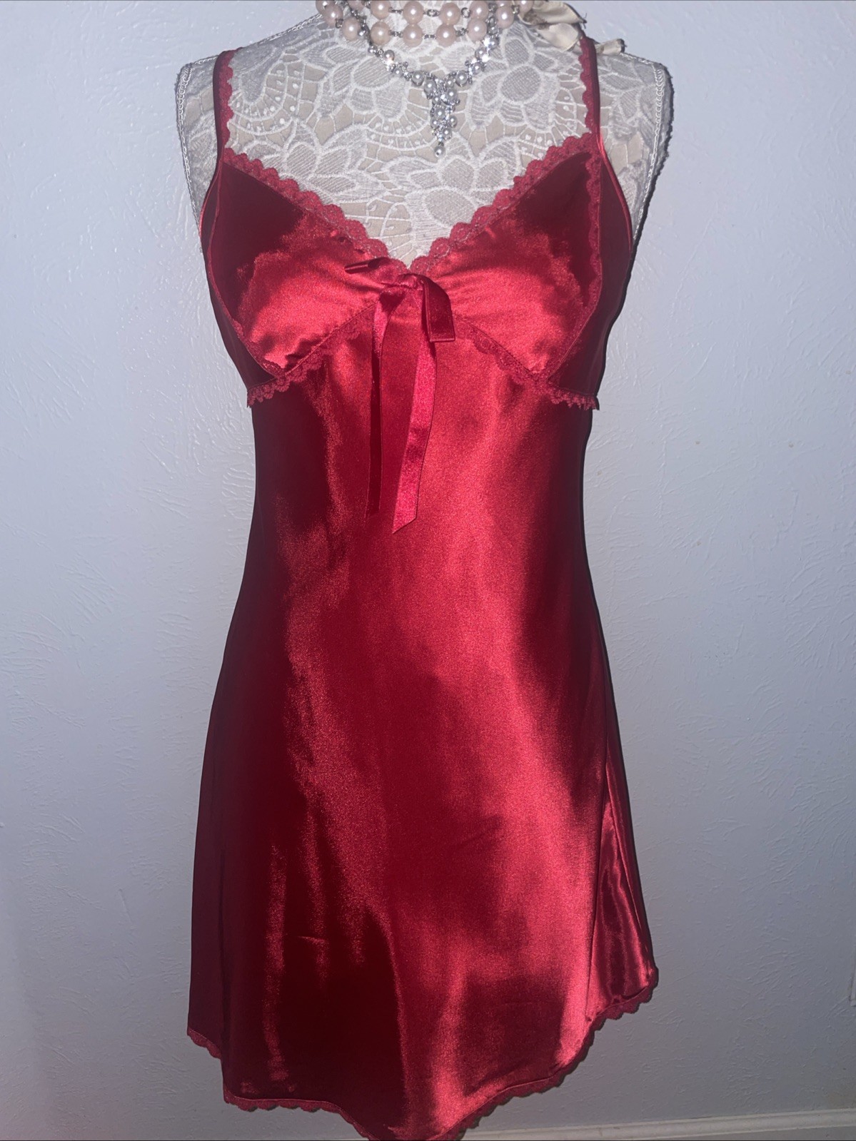 Enchanting Woman’s Sz S Red Glossy Satin Chemise Nightie Lingerie Bow Shiny 6-8
