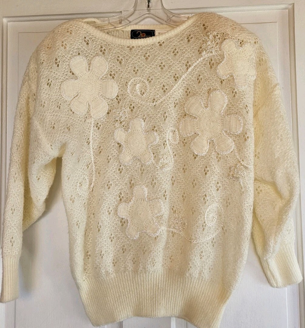 Vintage 1980&rsquo;s Mariea Kim Boat Neck Ivory Knit Sweater Floral Appliques