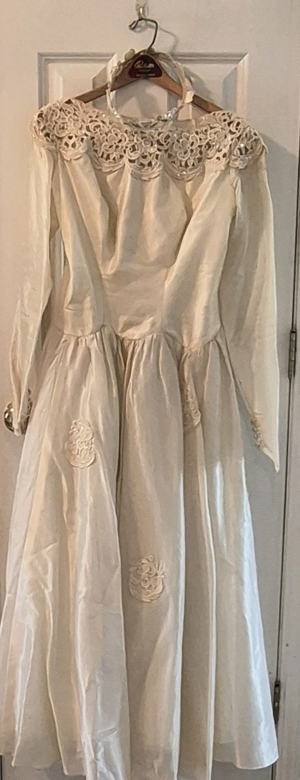 1950&rsquo;s Wedding Dress With Head Piece. Ivory With Lace