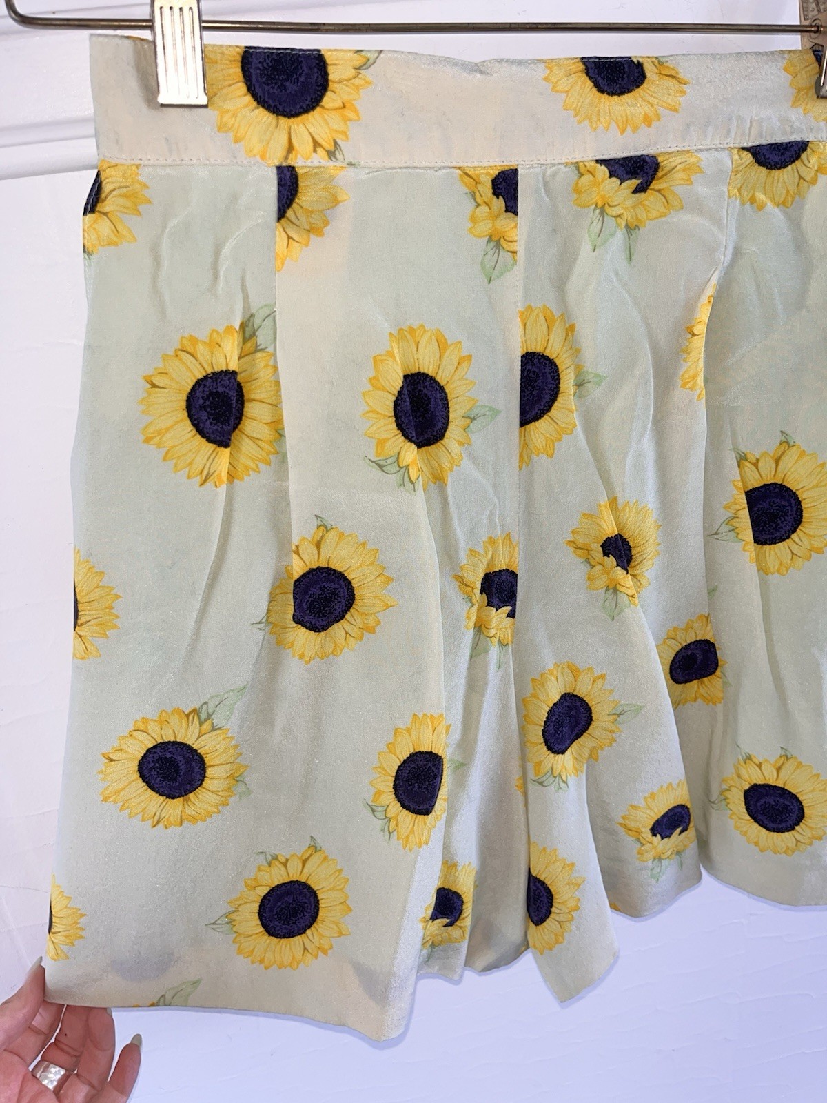 Vintage ESCADA 100% Silk Lined Sunflowers 🌻 Flowy Shorts Germany Made Sz 36 6