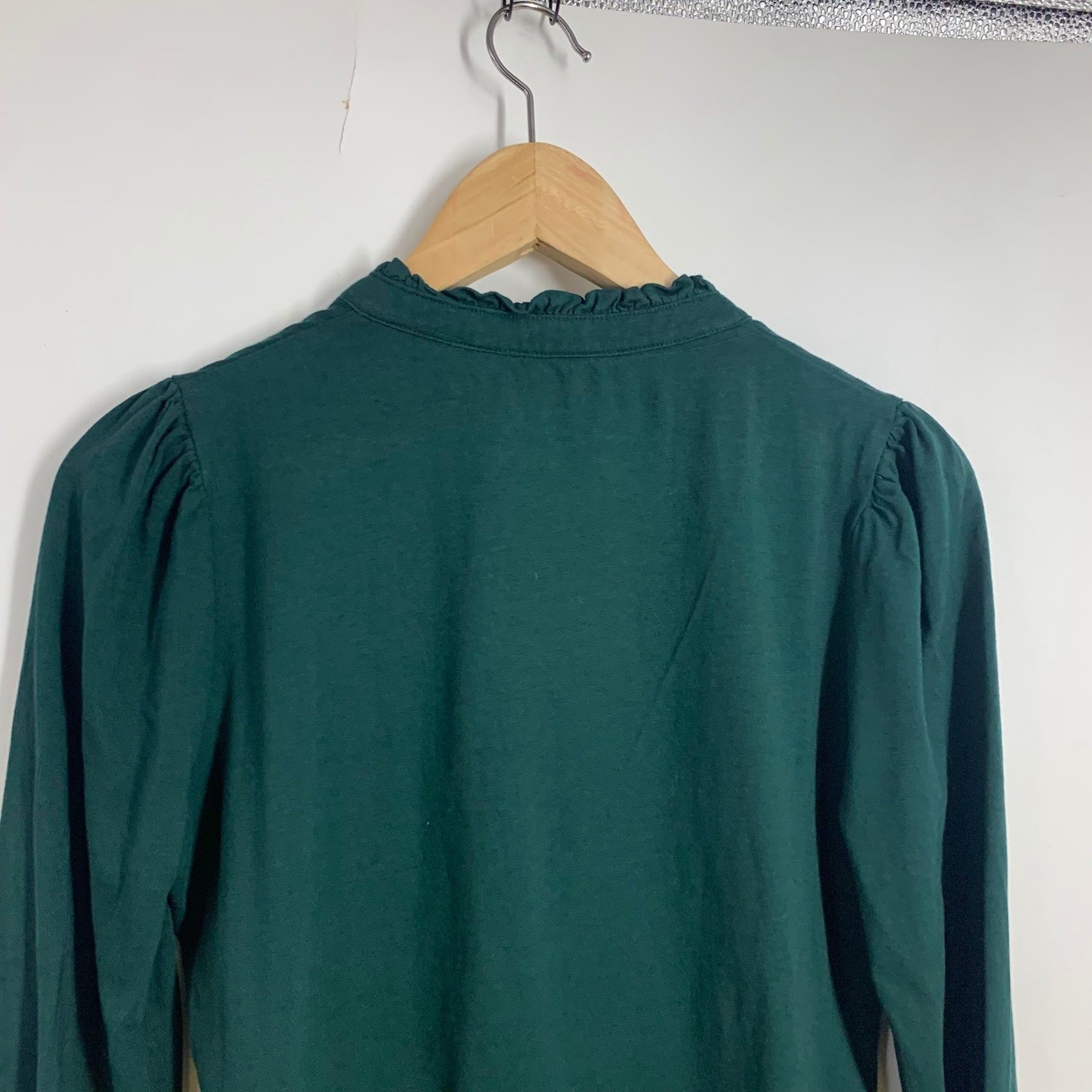 Boden Womens Forest Green Ruffled Henley Top Long Sleeve Puff Shoulder Size US 8
