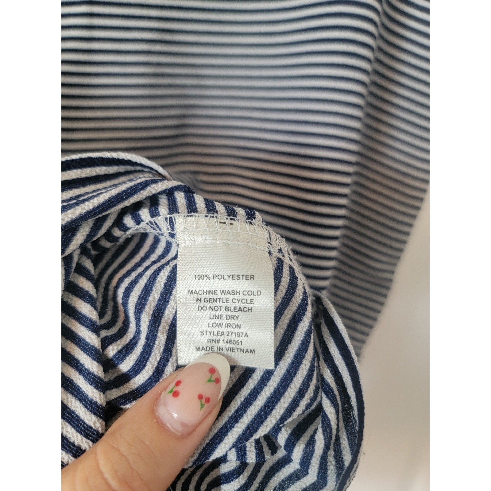 Monteau Los Angeles Navy & White Striped Sleeveless Blouse Size Large
