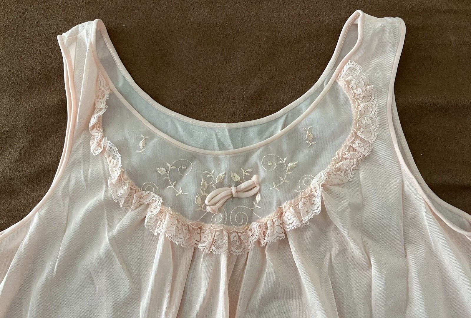 LORRAINE Peach Sleeveless Embroidered Floral Lace Neck Nightie Nightgown S VTG