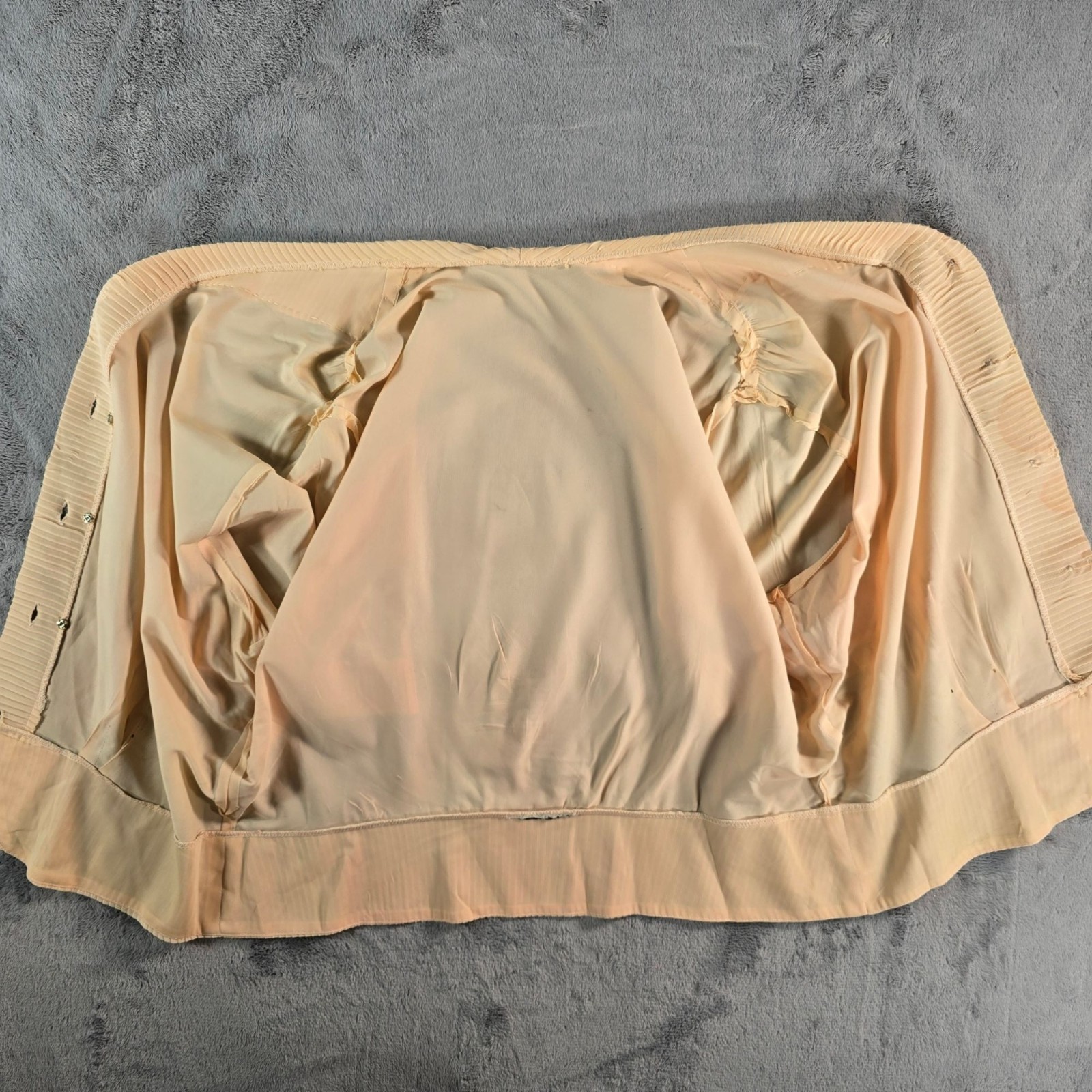 Vintage 1960s Peach Rhinestone Button Ribbed Trim V-Neck Blouse Top (XL) *Fair