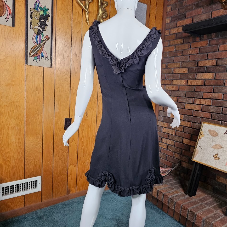 Vintage 60s Black Scalloped Ruffle Sheath Wiggle Pencil Cocktail Party Dress S/M