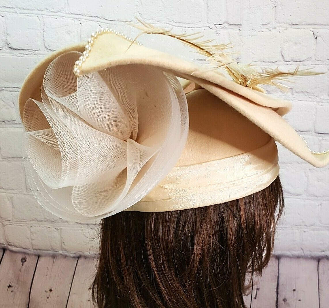Vtg Bollman Hat Co. Designer&rsquo;s Touch Exclusive Wool Doeskin Felt Feathers Pearls