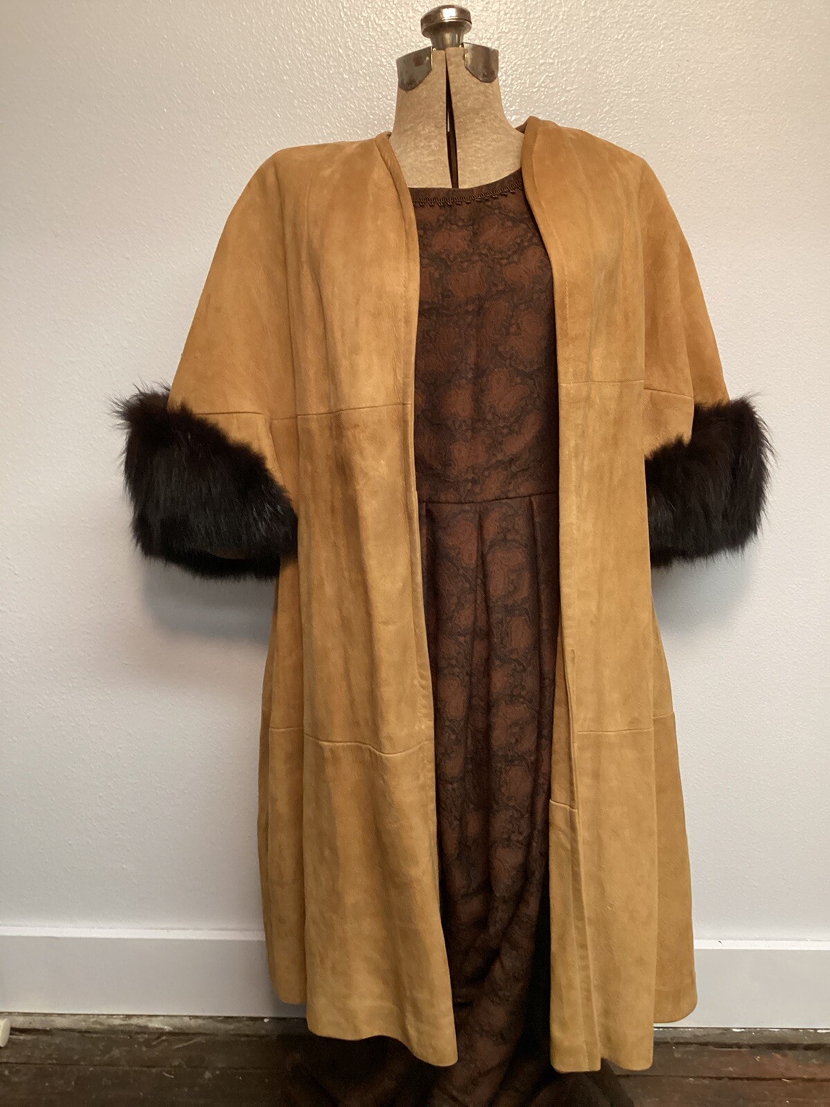 Vintage BOHO 1960-70&rsquo;s SUEDE and Mink? FUR coat NO TAGS